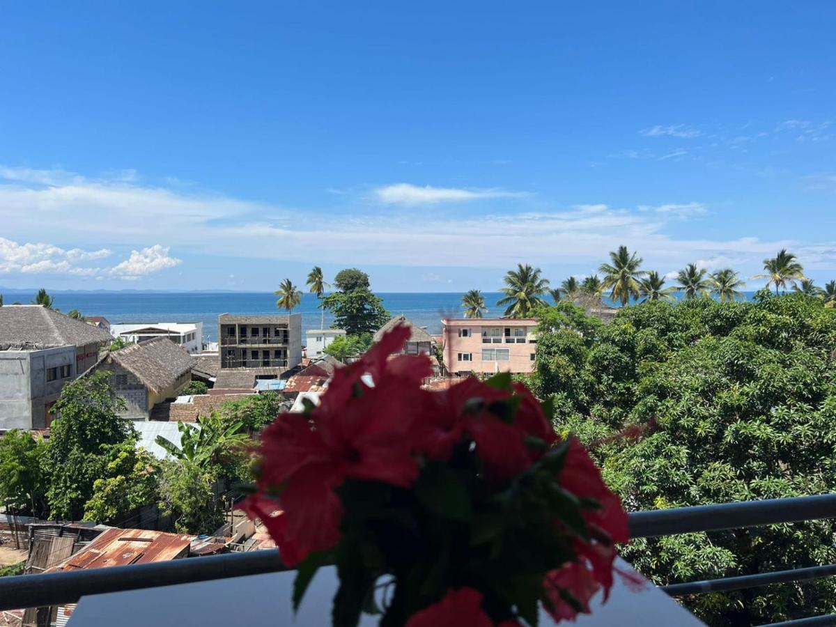 Hotel Ambatoloaka Nosy-Be Buitenkant foto