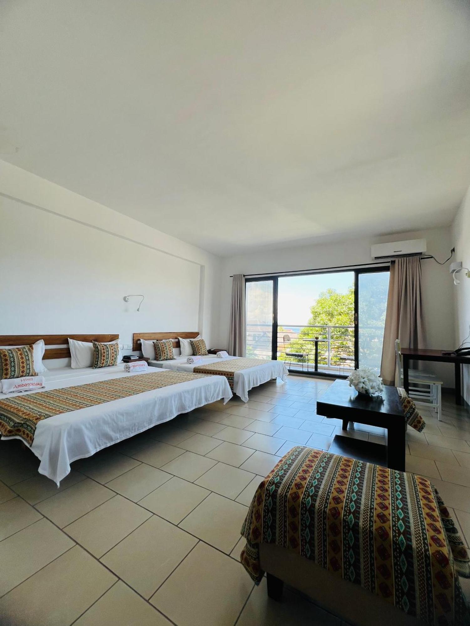 Hotel Ambatoloaka Nosy-Be Buitenkant foto